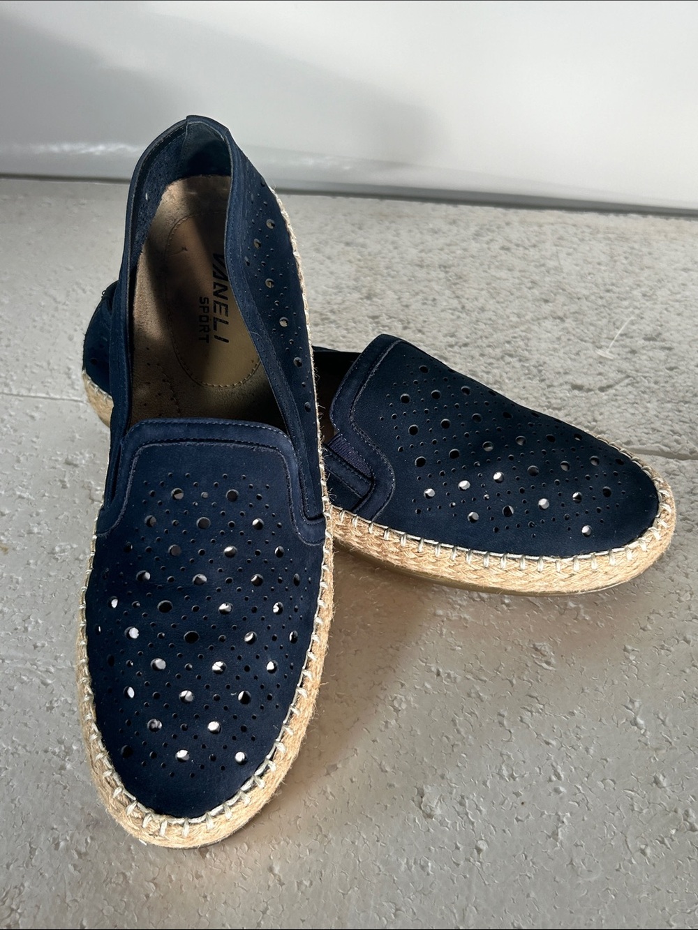 Vaneli Sport Niki SZ 9.5 N Navy Suede Leather Slip-On Casual Sneakers Comfort